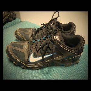 Men’s Nike Size 9 Tennis Shoe